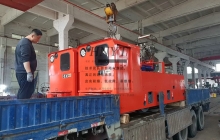 山西為什么湘潭礦用電機(jī)車(chē)運(yùn)行時(shí)出現(xiàn)很大的沖擊故障？